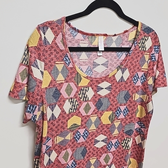 LuLaRoe Classic Tee in abstract pattern - Picture 2 of 6